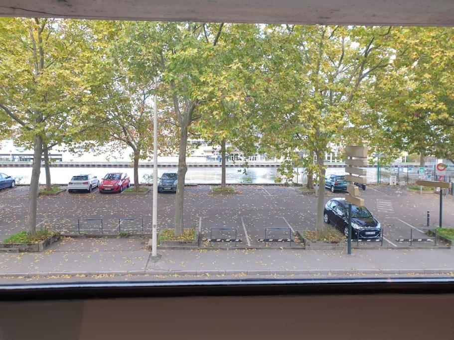 Charmant Studio Avec Place De Parking Нанси Екстериор снимка