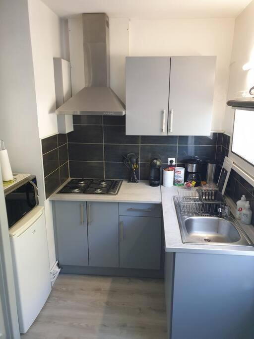 Charmant Studio Avec Place De Parking Нанси Екстериор снимка