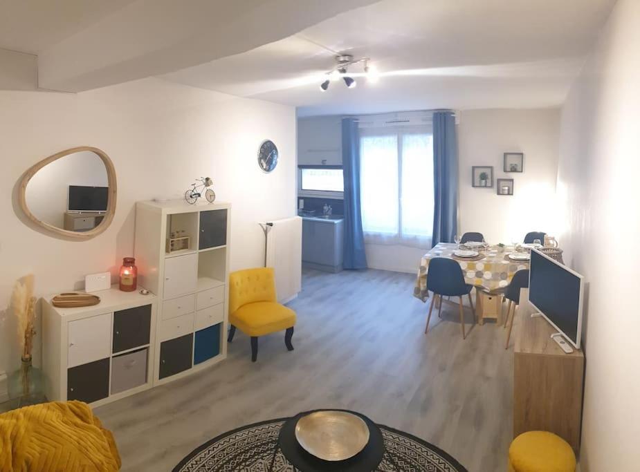 Charmant Studio Avec Place De Parking Нанси Екстериор снимка