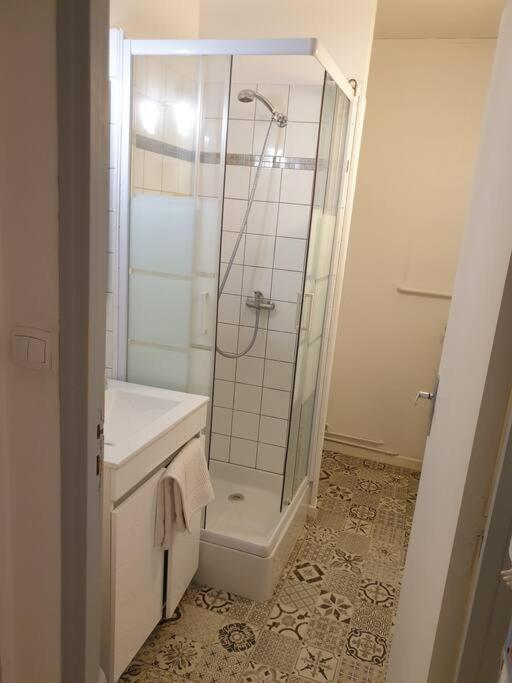 Charmant Studio Avec Place De Parking Нанси Екстериор снимка